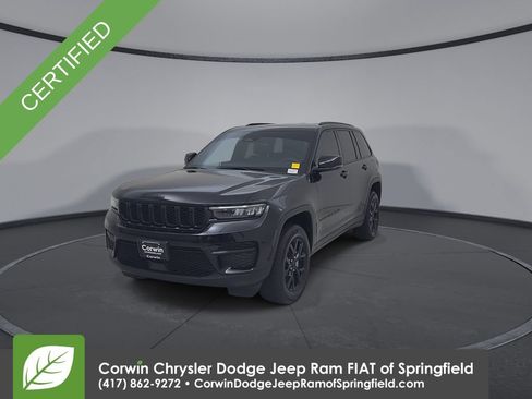 Used 2024 Jeep Grand Cherokee Altitude AWD/4WD image 6