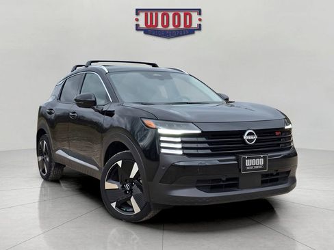 New 2026 Nissan Kicks SR w/ Cold Weather Package image 1