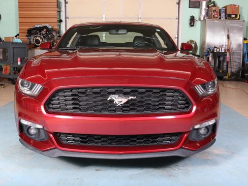 Used 2016 Ford Mustang Premium image 4
