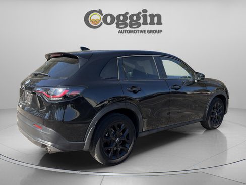 Used 2023 Honda HR-V Sport image 6