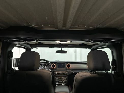 Used 2021 Jeep Wrangler Sport AWD/4WD image 17