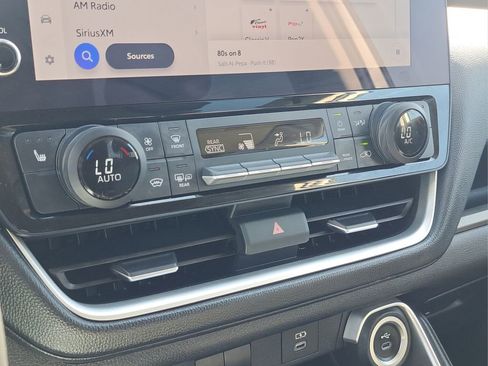 Used 2025 Toyota Grand Highlander AWD image 23