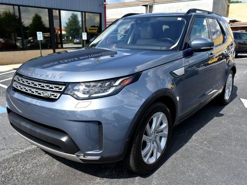 Used 2019 Land Rover Discovery HSE image 2