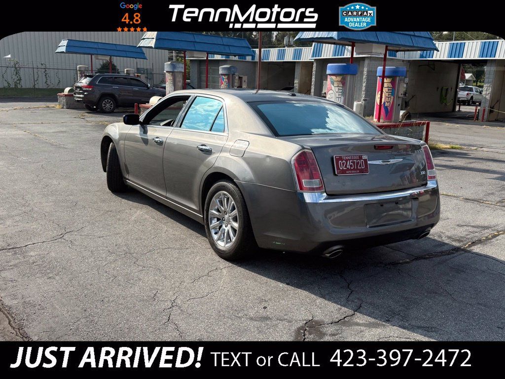 Used 2012 Chrysler 300 Limited RWD image 7