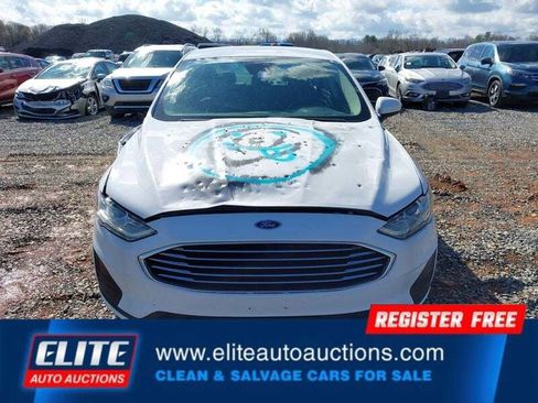 Used 2020 Ford Fusion SE image 24
