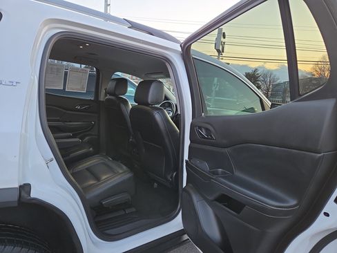 Used 2019 GMC Acadia SLT image 29