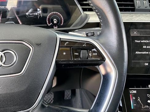 Used 2021 Audi e-tron Premium w/ Convenience Plus Package AWD/4WD image 22