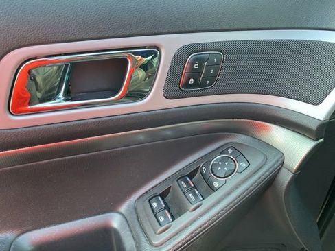 Used 2013 Ford Explorer Sport image 8