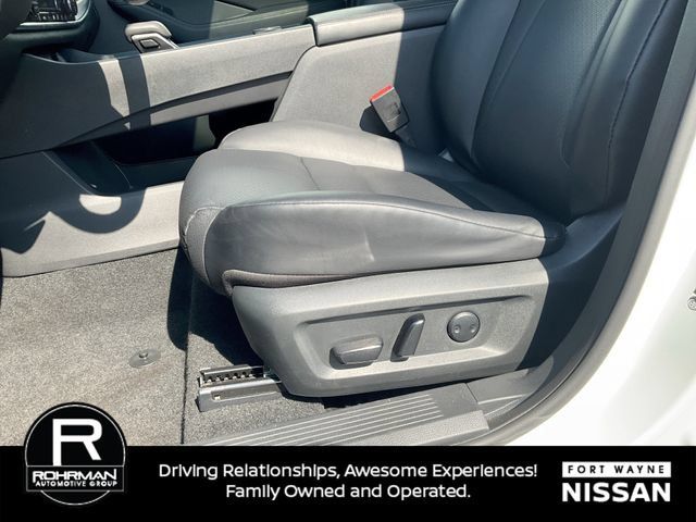 Certified 2023 Nissan Rogue SV w/ SV Premium B Package AWD/4WD image 33