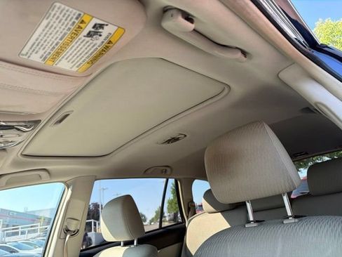 Used 2011 Subaru Outback 2.5i Premium AWD/4WD image 11