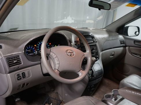 Used 2006 Toyota Sienna CE image 7