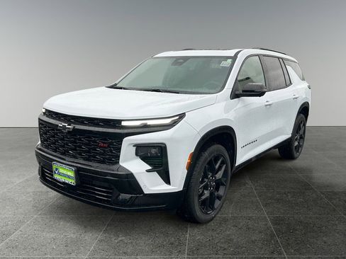 New 2026 Chevrolet Traverse RS image 3