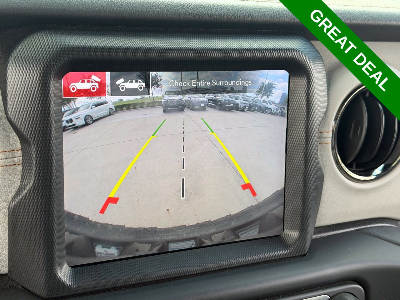 Used 2021 Jeep Wrangler Unlimited Sahara AWD/4WD image 29