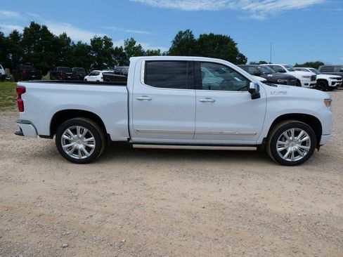 New 2026 Chevrolet Silverado 1500 High Country AWD/4WD image 3