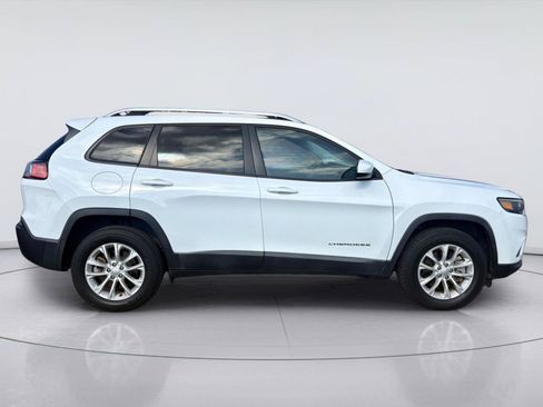 Used 2020 Jeep Cherokee Latitude w/ Cold Weather Group AWD/4WD image 2