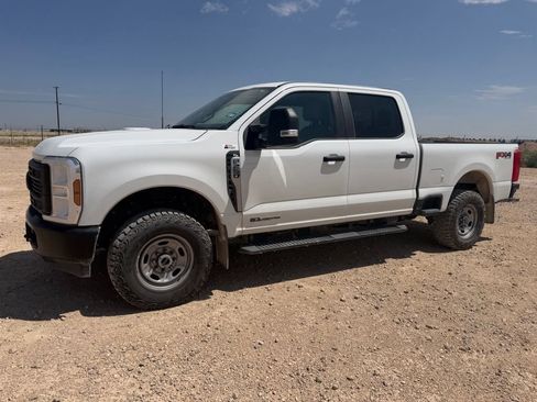 Used 2025 Ford F250 XL w/ XL Off-Road Package AWD/4WD image 4