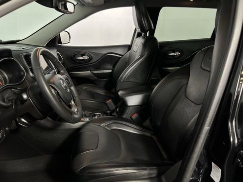 Used 2022 Jeep Cherokee Latitude Lux w/ Sun & Sound Group image 24