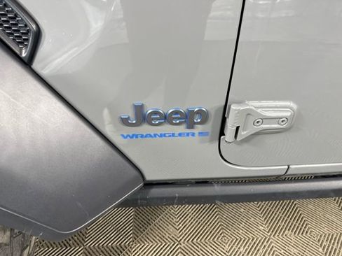 Used 2023 Jeep Wrangler Unlimited w/ Cold Weather Group image 10