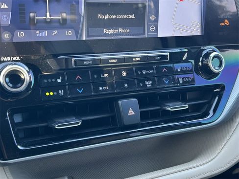 Certified 2022 Toyota Highlander Platinum image 31