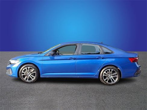 Used 2024 Volkswagen Jetta Sport image 7