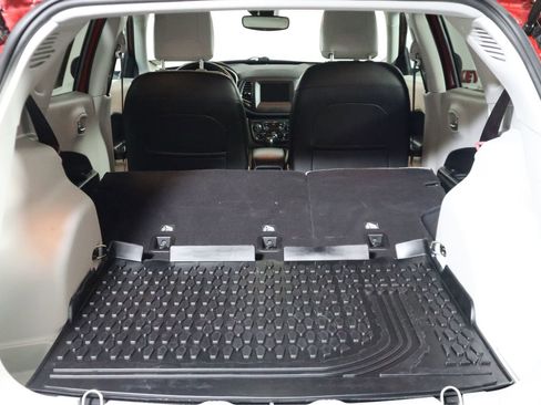 Used 2021 Jeep Compass Latitude w/ Driver Assistance Group image 13