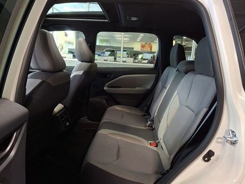Certified 2025 Subaru Forester Premium AWD/4WD image 10