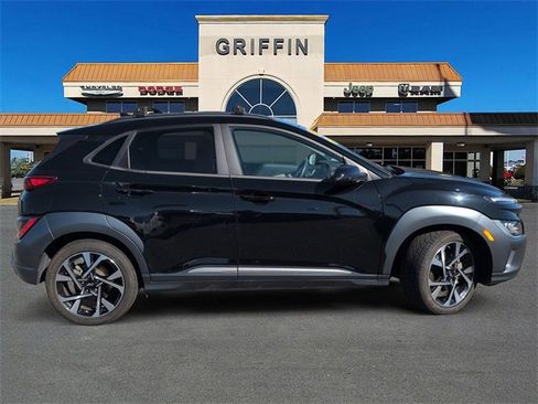 Used 2023 Hyundai Kona Limited image 3