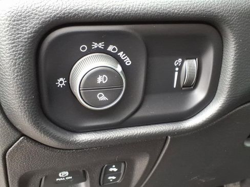 Used 2022 RAM 1500 Big Horn AWD/4WD image 15