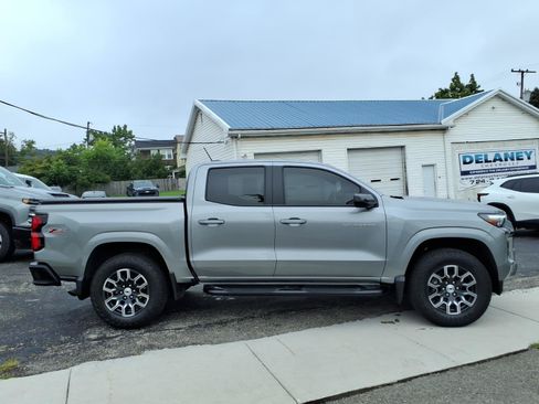 Used 2025 Chevrolet Colorado Z71 AWD/4WD image 4