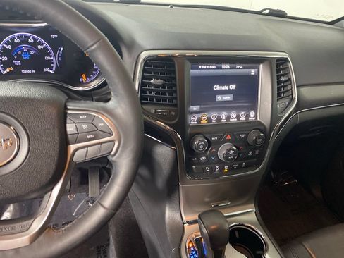 Used 2018 Jeep Grand Cherokee Limited AWD/4WD image 17