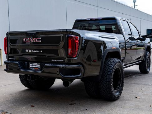 Used 2023 GMC Sierra 3500 Denali w/ Denali Ultimate Package AWD/4WD image 10
