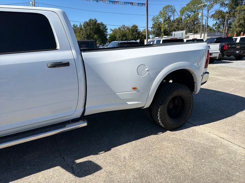 Used 2017 RAM 3500 Tradesman w/ Chrome Appearance Group image 4