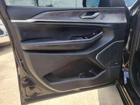 Used 2023 Jeep Grand Cherokee L Overland w/ Rear Seat Video Group I AWD/4WD image 15