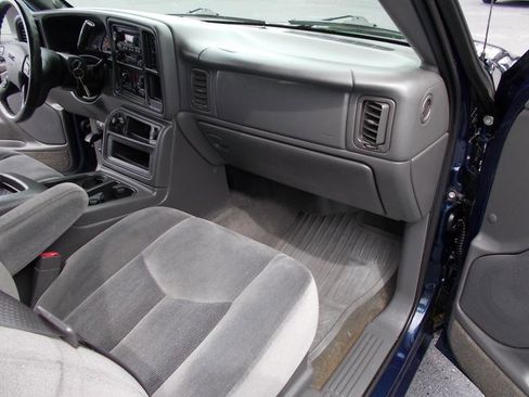 Used 2005 GMC Sierra 1500 SLE w/ Safe And Sound Package RWD image 20