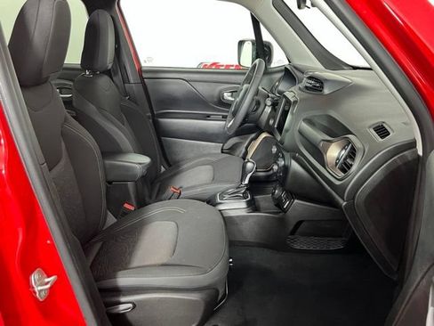 Used 2023 Jeep Renegade Latitude AWD/4WD image 31