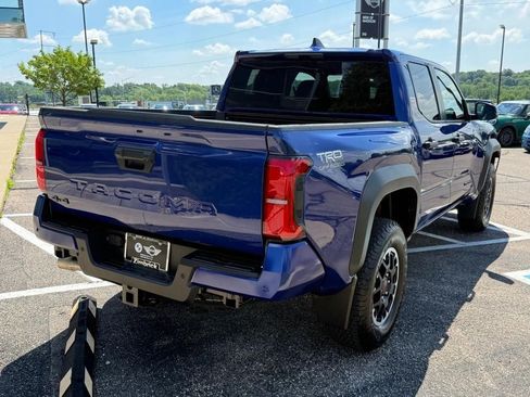 Used 2024 Toyota Tacoma TRD Off-Road w/ TRD Off Road Upgrade Package AWD/4WD image 3