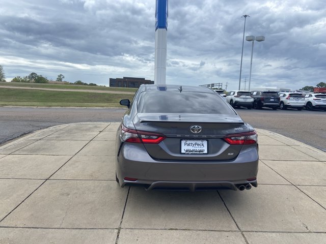 Used 2024 Toyota Camry SE w/ Convenience Package FWD image 8