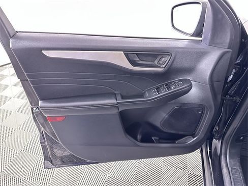 Used 2022 Ford Escape SE w/ SE Sport Appearance Package image 23