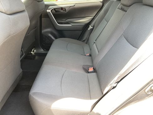 Used 2022 Toyota RAV4 LE FWD image 14