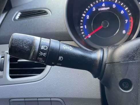 Used 2015 Hyundai Elantra SE w/ Option Group 02 FWD image 24