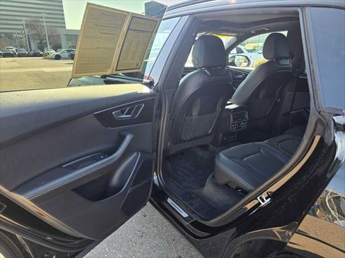 Used 2024 Audi Q8 Premium Plus w/ Premium Plus Package image 17