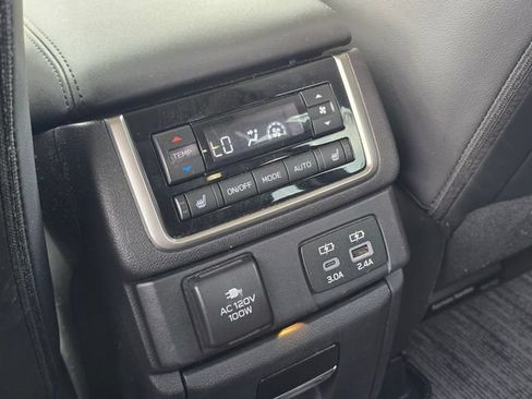 Used 2025 Subaru Ascent Bronze Edition AWD/4WD image 19