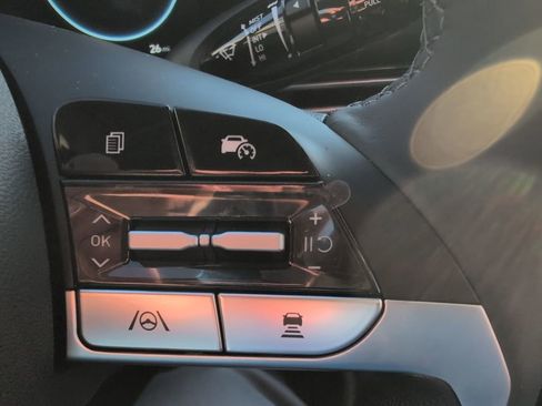 Used 2025 Hyundai Elantra SEL FWD image 19