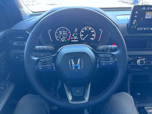 Certified 2025 Honda Pilot TrailSport image 23