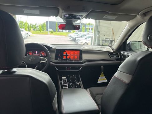 New 2026 Volkswagen Atlas Peak Edition AWD/4WD image 16