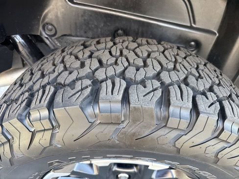 Certified 2025 Jeep Wrangler Unlimited Rubicon 4xe image 11