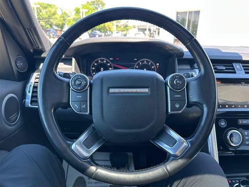 Used 2018 Land Rover Discovery HSE AWD/4WD image 18