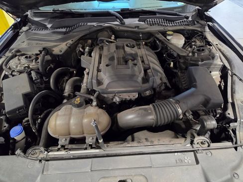 Used 2020 Ford Mustang Premium RWD image 9