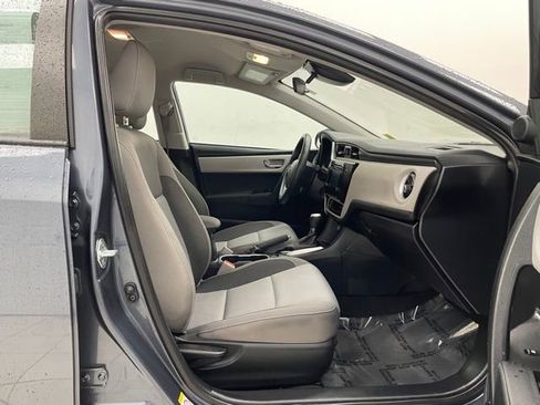 Used 2017 Toyota Corolla LE w/ Carpet Mat Package (TMS) FWD image 15