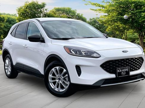 Used 2022 Ford Escape SE FWD image 3
